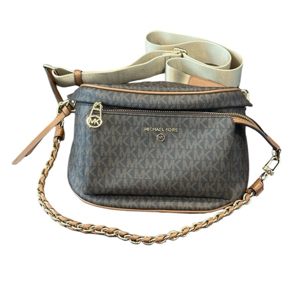 Michael Kors Handbags - Michael Kors Slater medium logo sling bag